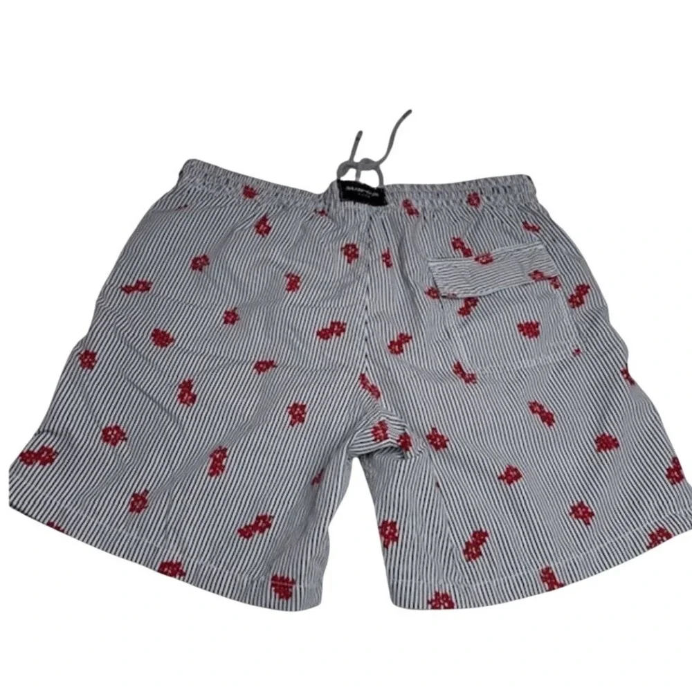 SurfCuz Mens Striped Swim Trunks Blue White Red Floral Mesh Lined Shorts Size‎ M